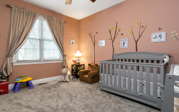 Идеи за декорация на детска стая с декоративни панели и тапети