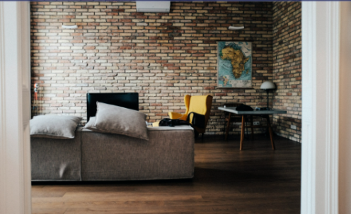 ПВЦ плоскости за стена: какво представляват и как да обновим своя дом с тях?